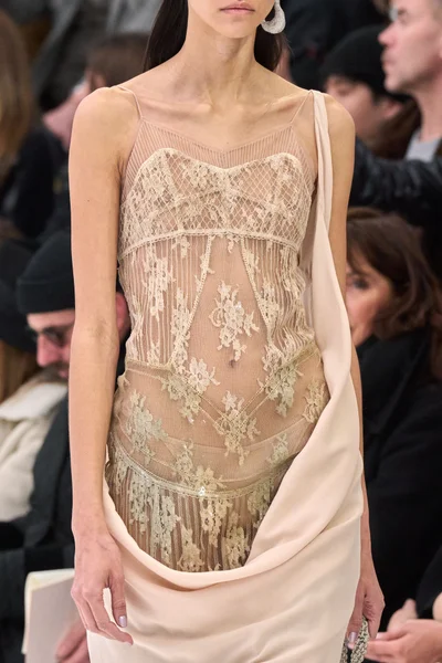 Look 35
